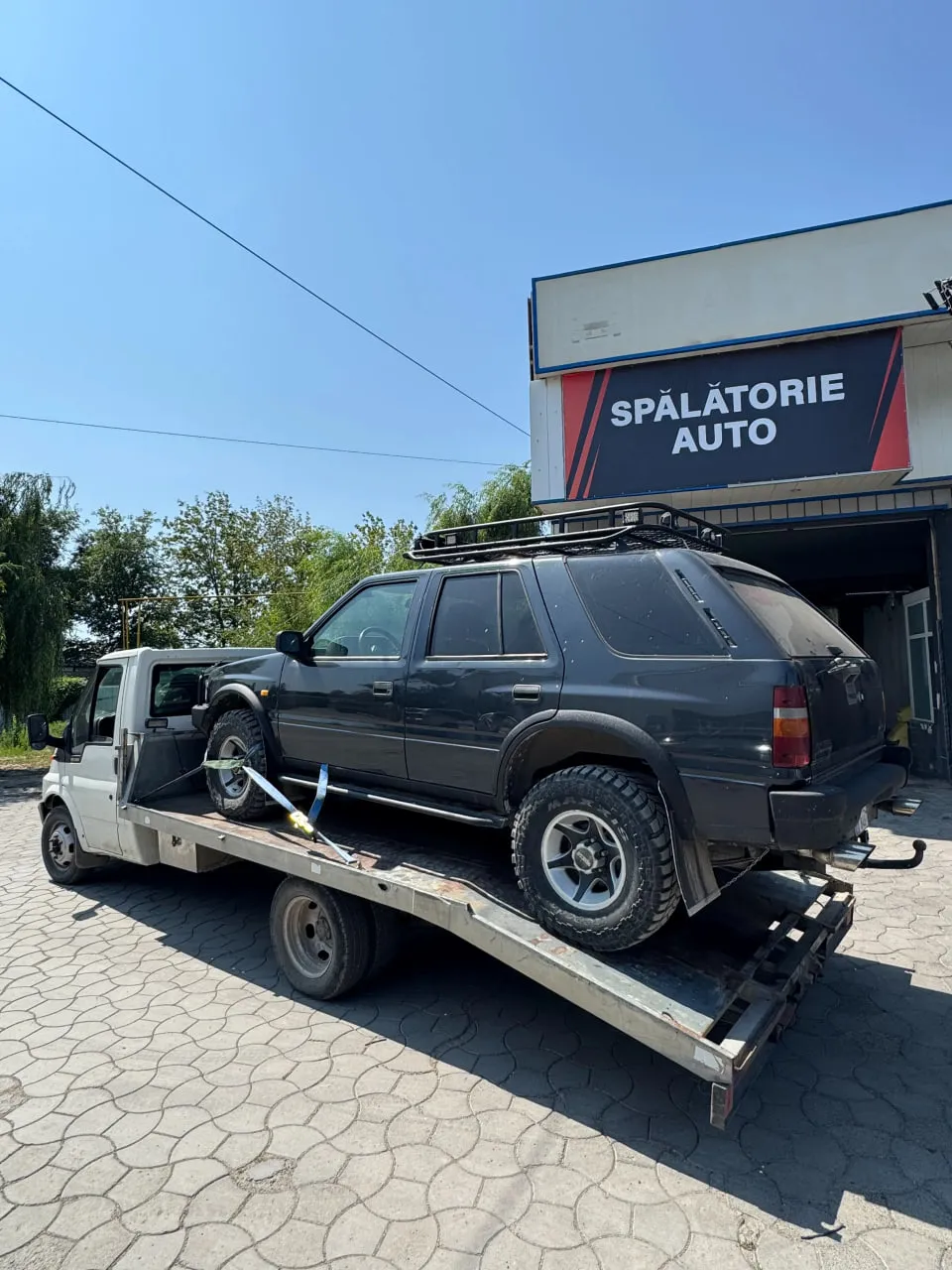 Платформа эвакуатора для перевозки спецтехники